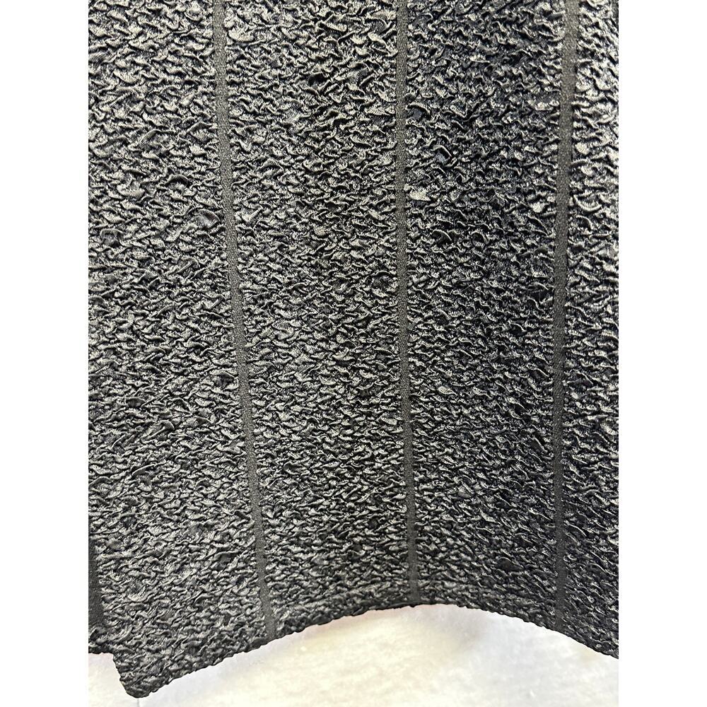 Chico's Black Stretch Shiny Lightweight Cardigan Crinkle Open Front Size 1 - Picture 5 of 8